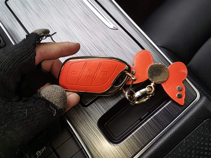 Roewe RX5 2025 2025款 PLUS 330TGI 自动领潮智惠版