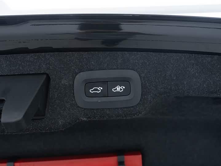 Volvo S90 Hybrid 2025 2025款 插电式混动 四驱长续航智逸豪华版