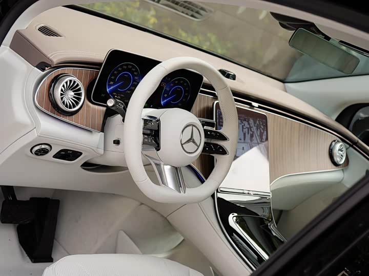 Mercedes-Benz EQE SUV 2024 2024款 500 4MATIC 先锋版