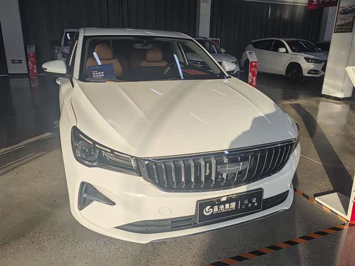 Geely Emgrand 2025 2025款 第4代 1.5L CVT旗舰型
