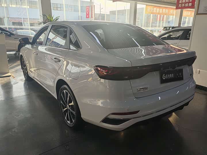 Geely Emgrand 2025 2025款 第4代 1.5L CVT旗舰型