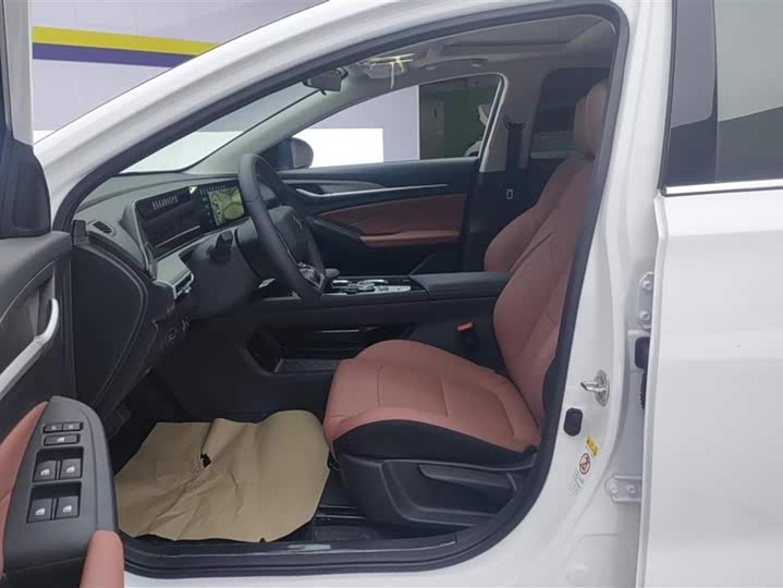 Changan Eado Plus 2025 2025款 PLUS 1.4T 双离合高能版