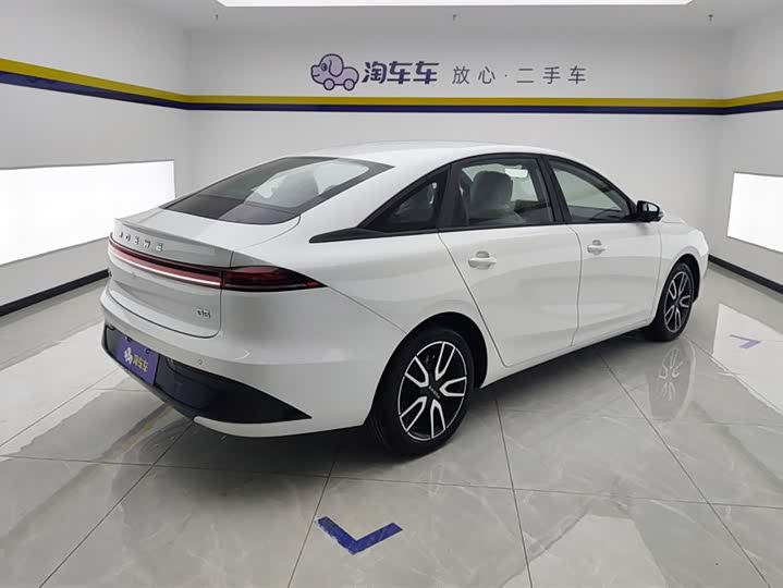 Roewe D6 2025 2025款 450km 尊享版