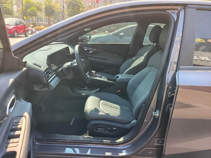 GAC Trumpchi Empow R 2024 2024款 270T DCT 影豹R-Style版