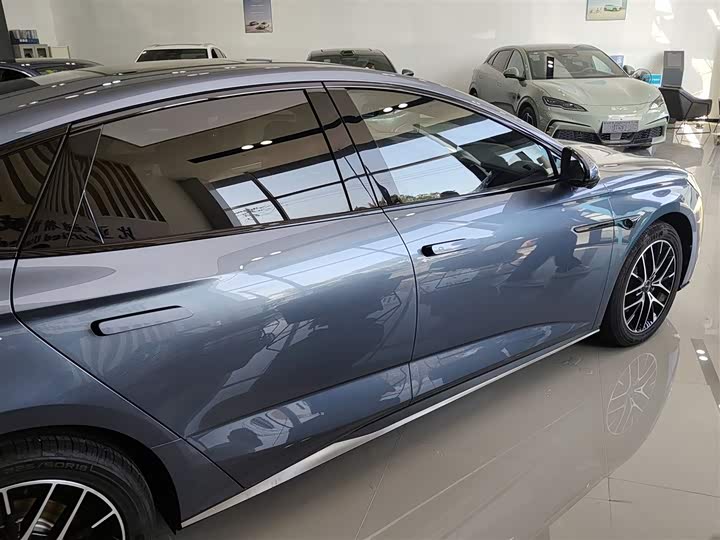 BYD Seal 07 DM-i Hybrid 2025 2025款 智驾版 DM-i 1.5L 125km 尊贵型