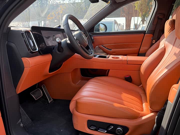 Aito M8 2025 2025款 增程 Ultra版 53.4kWh 6座版