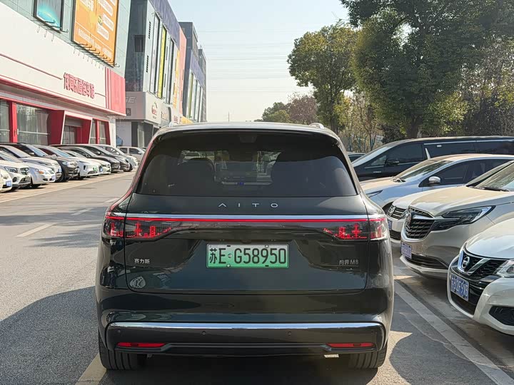 Aito M8 2025 2025款 增程 Ultra版 53.4kWh 6座版