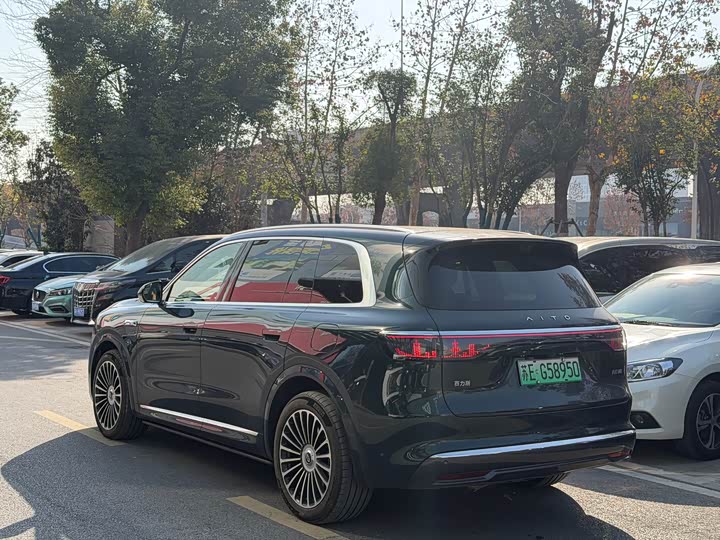 Aito M8 2025 2025款 增程 Ultra版 53.4kWh 6座版