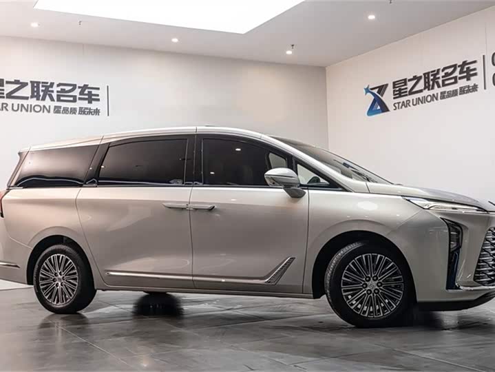 Buick GL8 ES 2025 2025款 陆尊 智享版