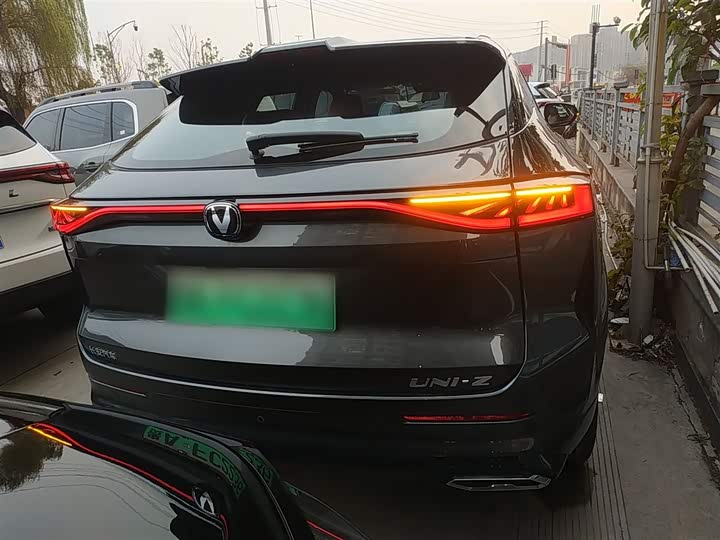 Changan UNI-Z Hybrid 2025 2025款 智慧新蓝鲸 125km 战舰+