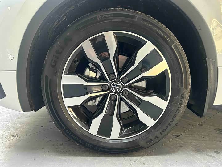 Volkswagen Tiguan L Pro 2024 2024款 出众款 330TSI 自动两驱R-Line龙耀版