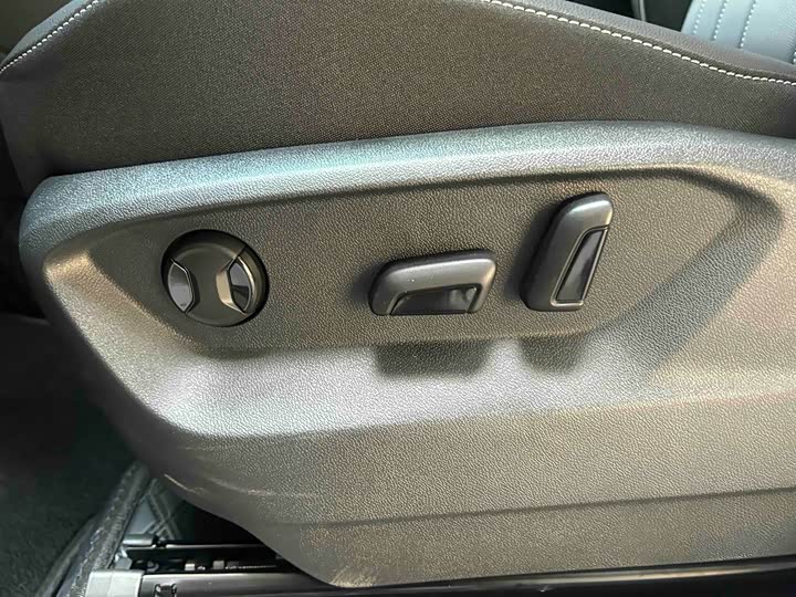 Volkswagen Tiguan L Pro 2024 2024款 出众款 330TSI 自动两驱R-Line龙耀版