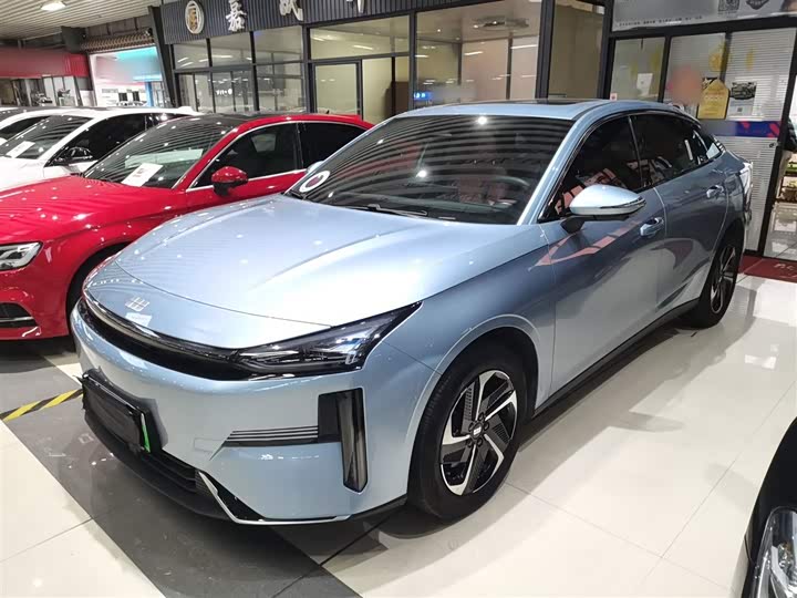 Geely Galaxy L6 2025 2025款 EM-i 140km 星舰版