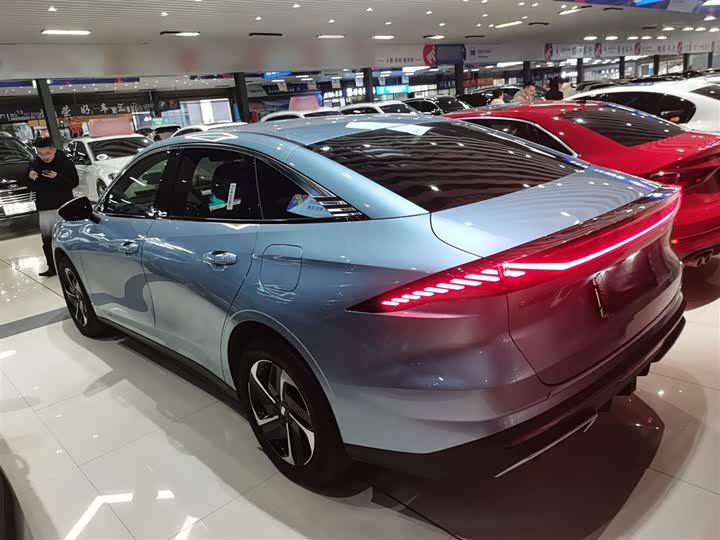 Geely Galaxy L6 2025 2025款 EM-i 140km 星舰版