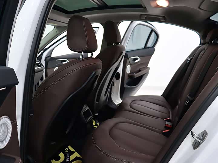 BMW 1 Series 2023 2023款 120i M运动曜夜版