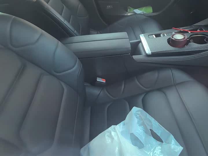 Citroen C5 X 2022 2022款 1.6T 享不凡 虎年开门红版