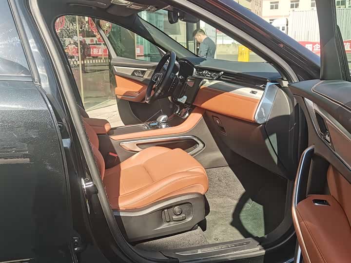 Jaguar F-Pace 2025 2025款 P250 R-Dynamic SE