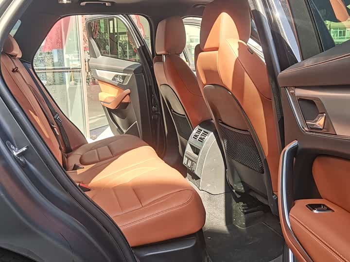 Jaguar F-Pace 2025 2025款 P250 R-Dynamic SE