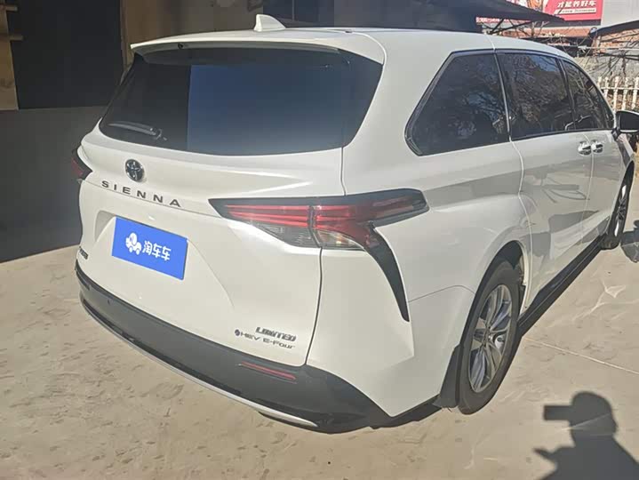Toyota Sienna 2024 2024款 2.5L混动 四驱尊贵版