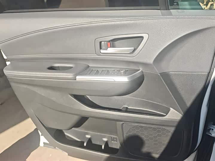 Toyota Sienna 2024 2024款 2.5L混动 四驱尊贵版