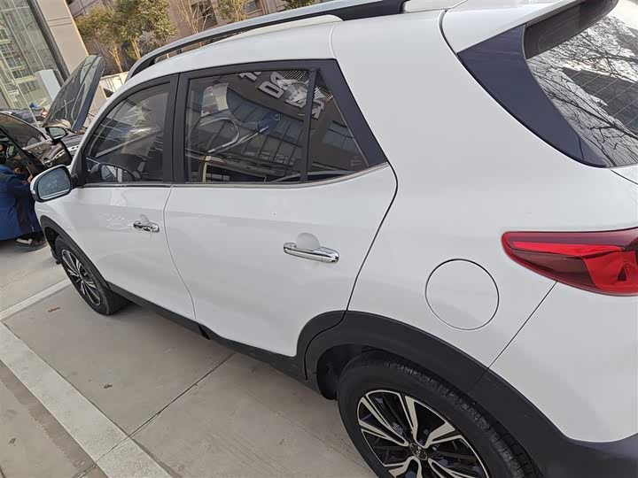 Kia KX1 2021 2021款 1.4L CVT趣享版