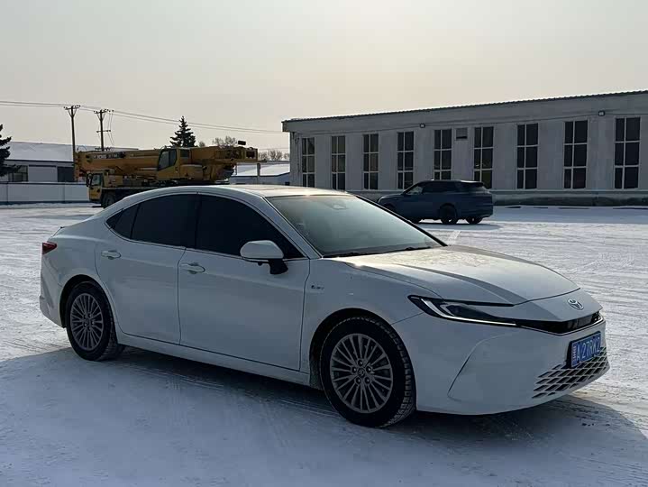 Toyota Camry 2024 2024款 双擎 2.0HE 精英版