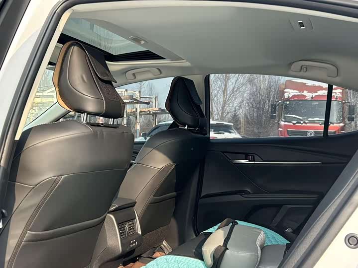 Toyota Camry 2024 2024款 双擎 2.0HE 精英版