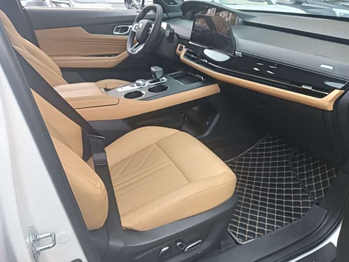 Changan UNI-K 2023 2023款 2.0T 两驱悦享型