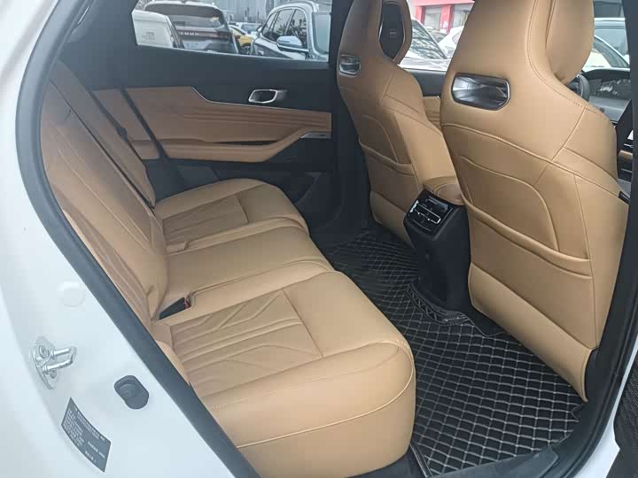 Changan UNI-K 2023 2023款 2.0T 两驱悦享型