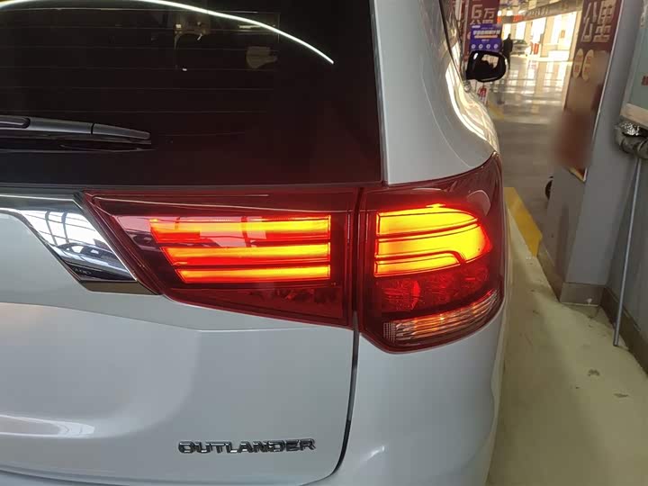 Mitsubishi Outlander 2021 2021款 改款 2.0L 两驱畅行版 5座