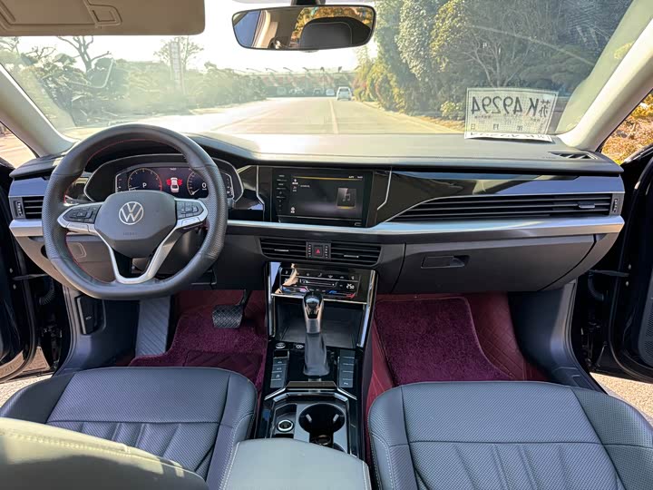 Volkswagen Passat 2025 2025款 出众款 380TSI 星空龙腾版