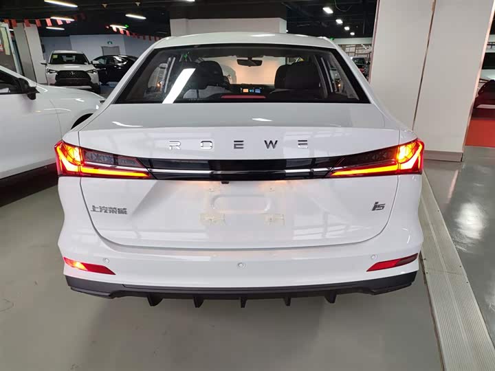 Roewe i5 2026 2026款 1.5L 手动舒享版