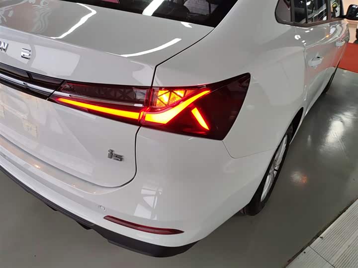 Roewe i5 2026 2026款 1.5L 手动舒享版