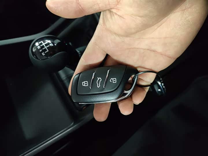 Roewe i5 2026 2026款 1.5L 手动舒享版