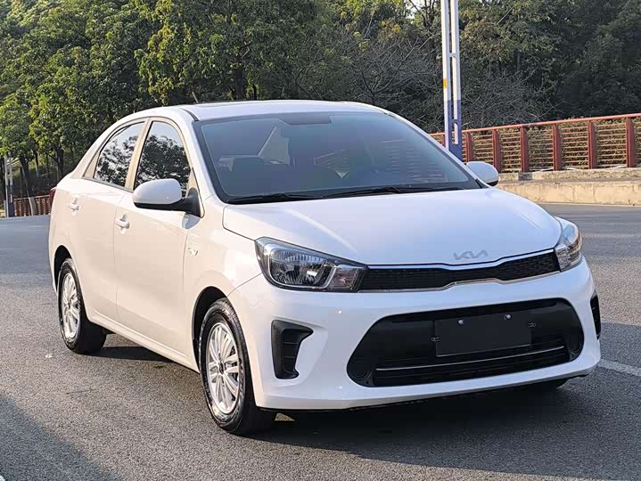 Kia Pegas 2020 2020款 改款 1.4L 自动舒适天窗版