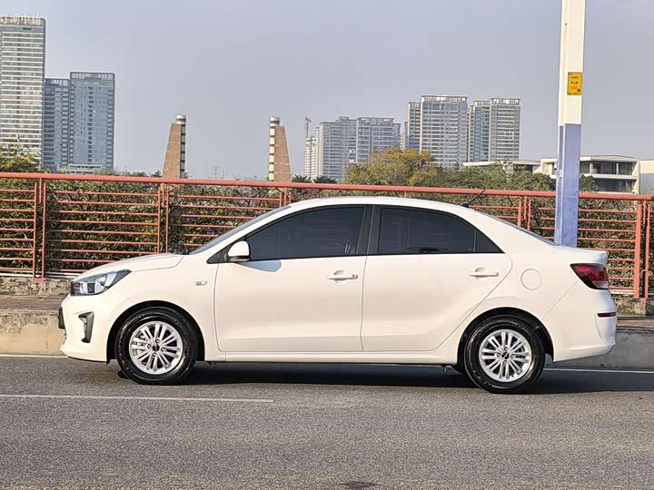 Kia Pegas 2020 2020款 改款 1.4L 自动舒适天窗版