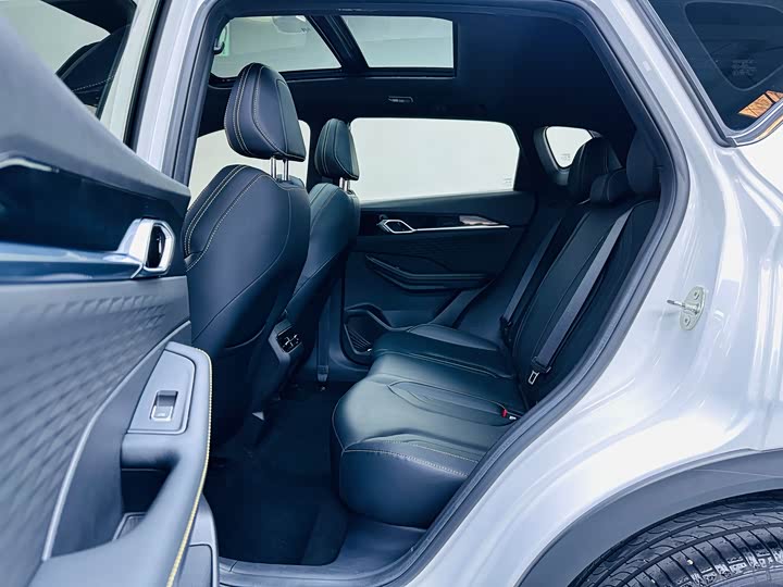 Geely Coolray 2025 2025款 缤越L 1.5TD DCT 星耀