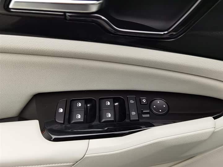 Kia Sportage 2023 2023款 1.5T 两驱尊贵版