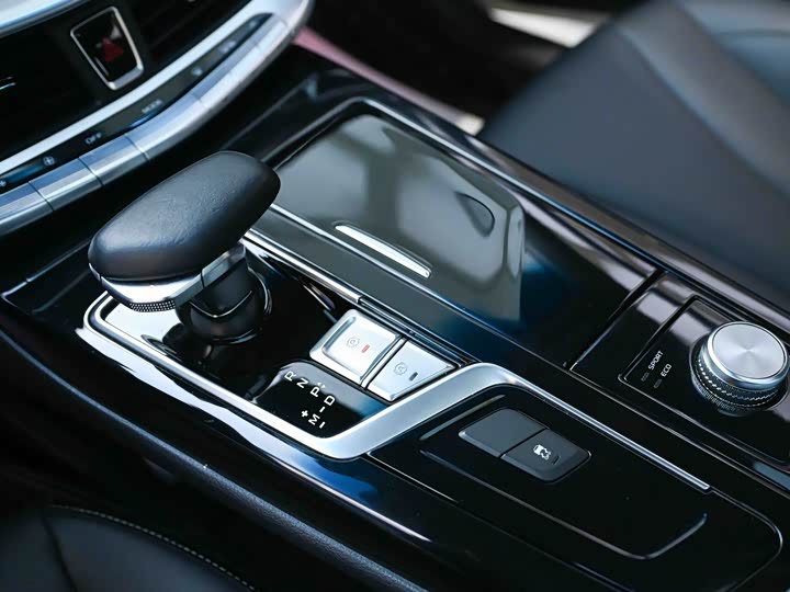 Geely Emgrand GT 2021 2021款 1.8T 领航版+