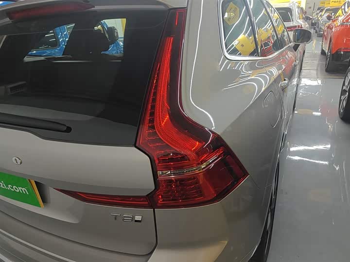 Volvo XC60 Hybrid 2025 2025款 插电式混动 长续航四驱智远豪华版