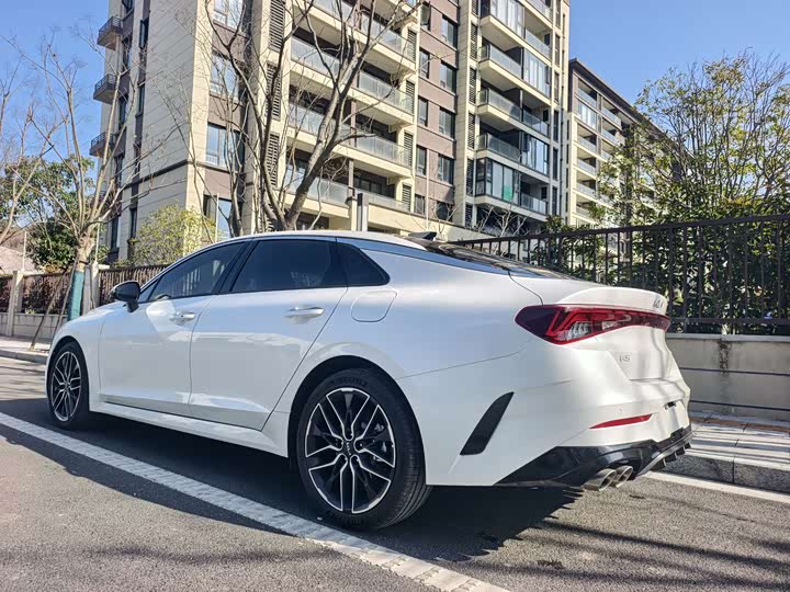 Kia K5 2025 2025款 2.0T 旗舰版
