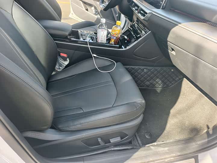 Kia K5 2025 2025款 2.0T 旗舰版