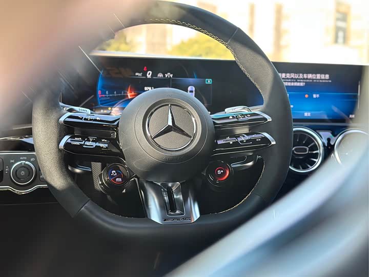 Mercedes-Benz A-Class AMG 2024 2024款 AMG A 45 S 4MATIC+ 魔焰绿特别版