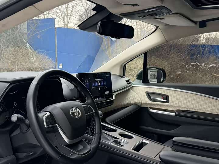 Toyota Granvia 2024 2024款 2.5L混动 尊贵PLUS四驱版