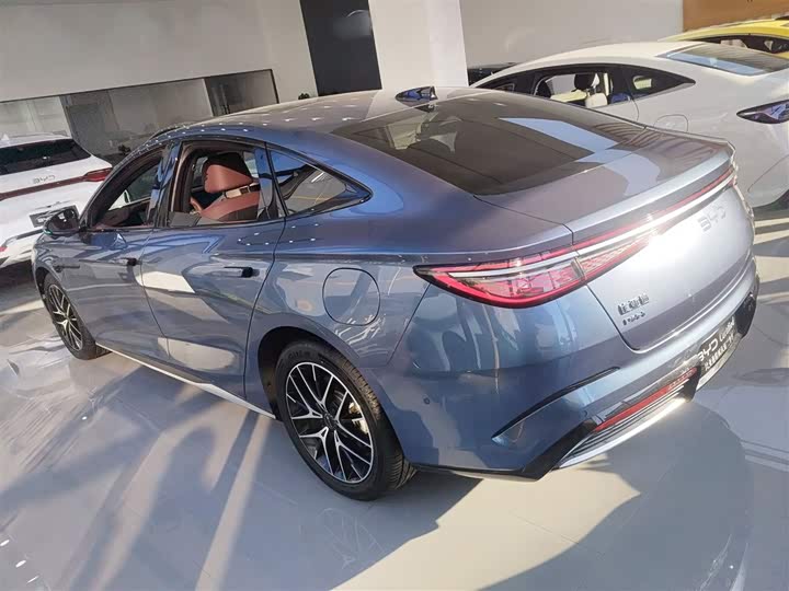BYD Seal 07 DM-i Hybrid 2025 2025款 智驾版 DM-i 1.5L 125km 尊贵型