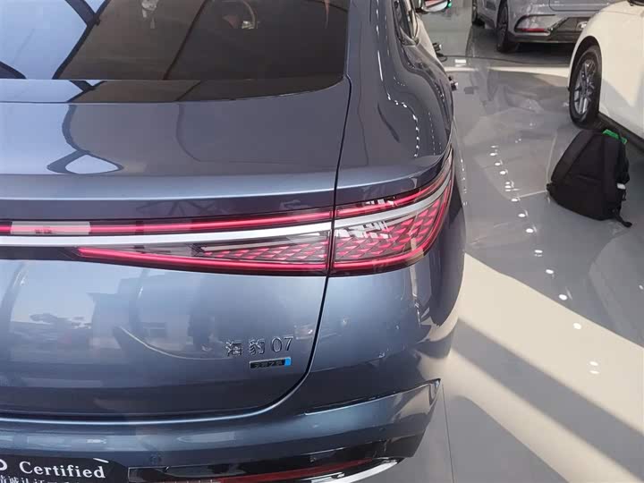 BYD Seal 07 DM-i Hybrid 2025 2025款 智驾版 DM-i 1.5L 125km 尊贵型