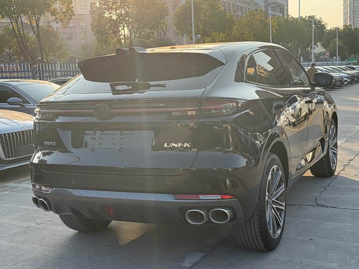 Changan UNI-K 2021 2021款 2.0T 尊贵型