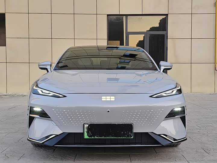 Geely Galaxy E8 2024 2024款 665km 后驱星舰 远航版