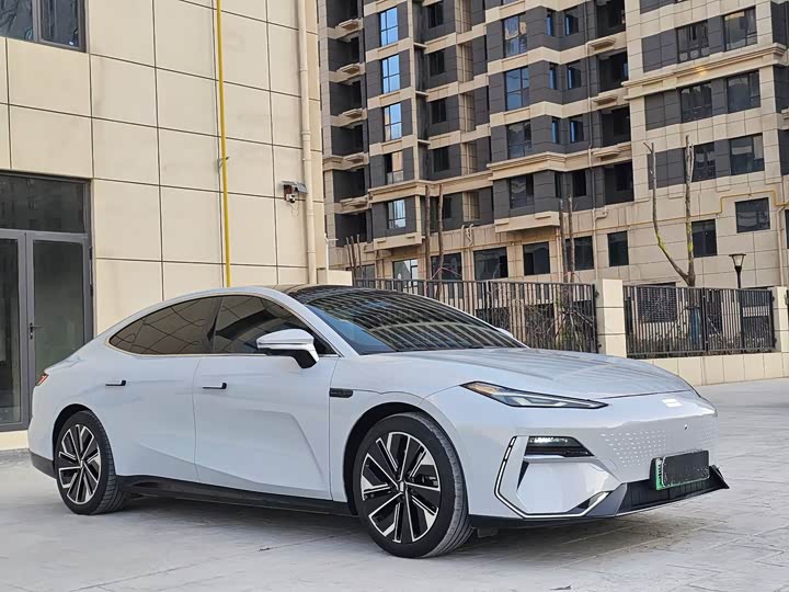 Geely Galaxy E8 2024 2024款 665km 后驱星舰 远航版