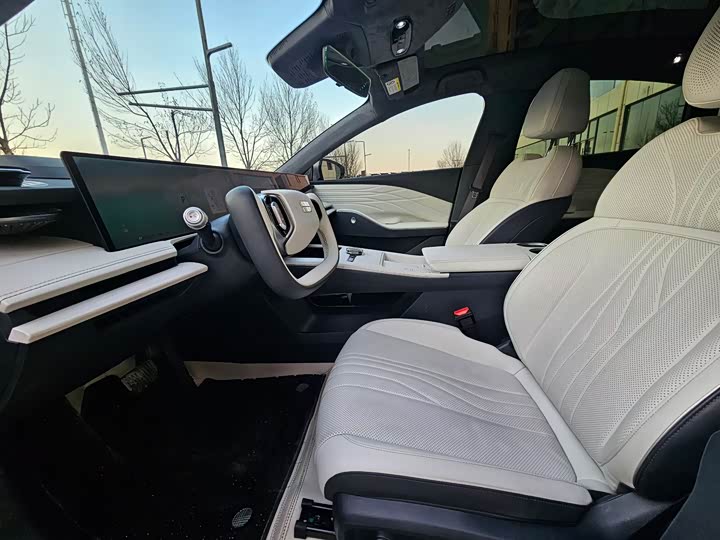 Geely Galaxy E8 2024 2024款 665km 后驱星舰 远航版